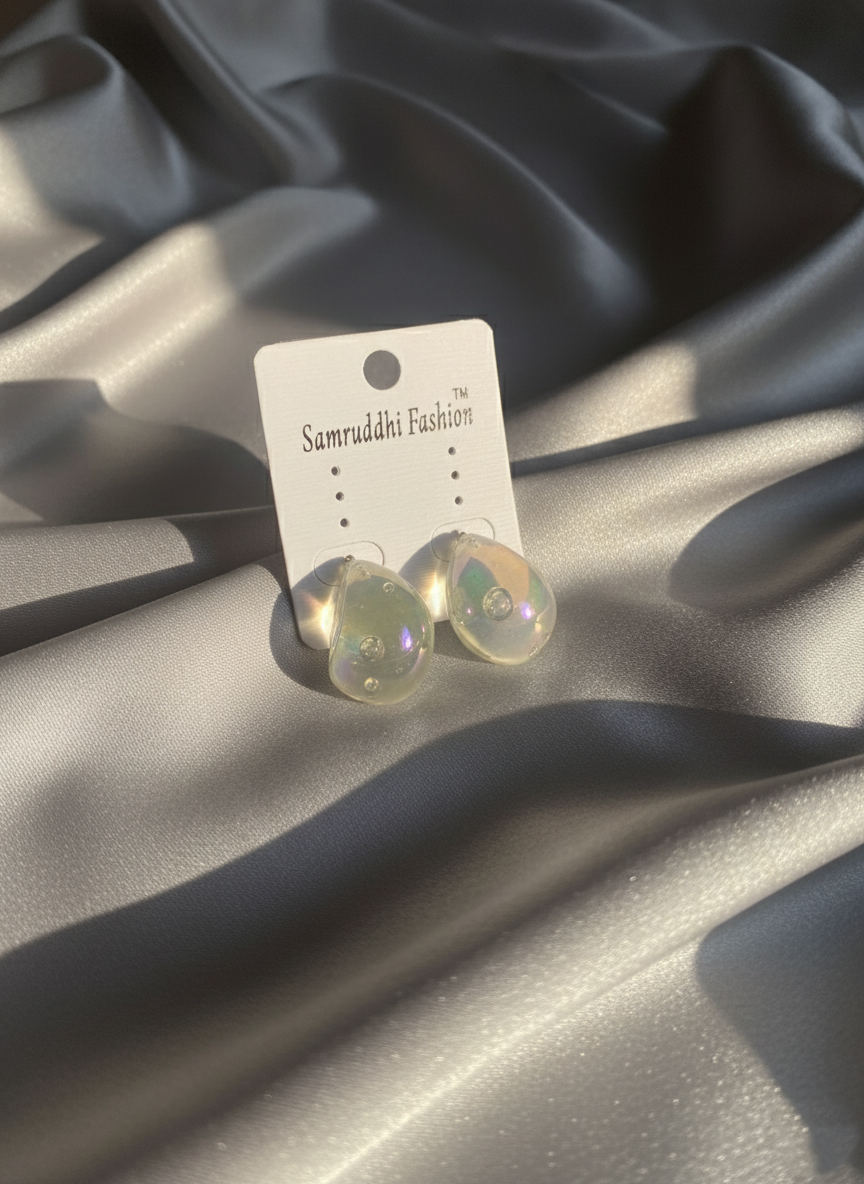 Iridescent Crystal Teardrop Earrings – Aesthetic Glow Jewelry for Trendy & Minimalist Looks
