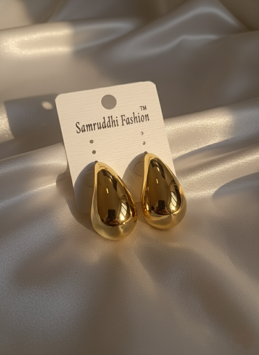 Gold Teardrop Statement Earrings – Minimalist High-Shine Jewelry for Modern Chic Style
