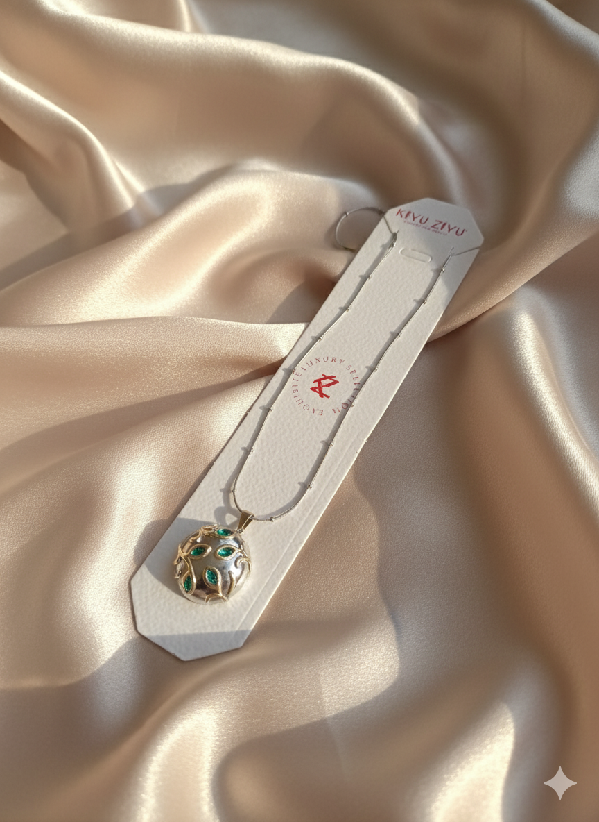 Elegant Silver & Green Stone Pendant – Artistic Luxury Necklace for Daily Wear & Special Occasions